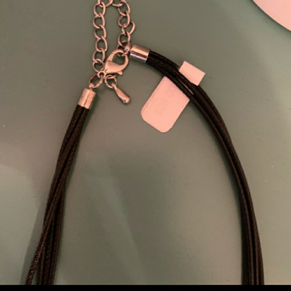 BRAND NEW  w/ Tag STUNNING STONE AND SILVER NECKLACE perfect gift!! - Picture 3 of 3